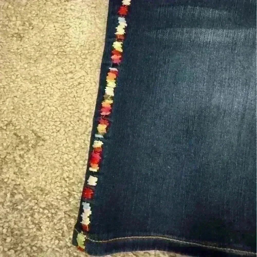 Women’s EV1 Jean Shorts - Picture 2 of 7